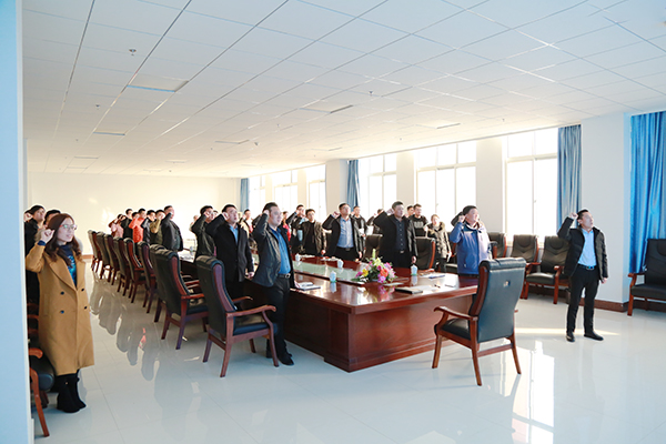 In order to further strengthen the cadre's sense of responsibility, improve the ideology and service level of cadres, and ensure the successful completion of the 2019 annual task. On the afternoon of January 28, China Coal Group 2019 e-commerce company management cadre training the class opening ceremony ishold in the conference room of China Coal Group Office Building. China Coal Group Party Secretary and Executive Deputy General Manager Feng Zhenying, E-Commerce Company General Manager GroupExecutive Deputy General Manager Li Zhenbo, Group Deputy General Manager Fan Peigong and other leaders participated in the ceremony.